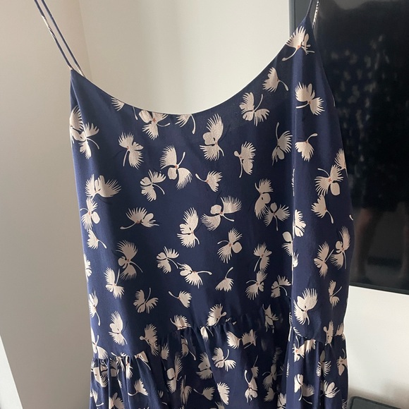 Club Monaco silk tank tops - Picture 2 of 4
